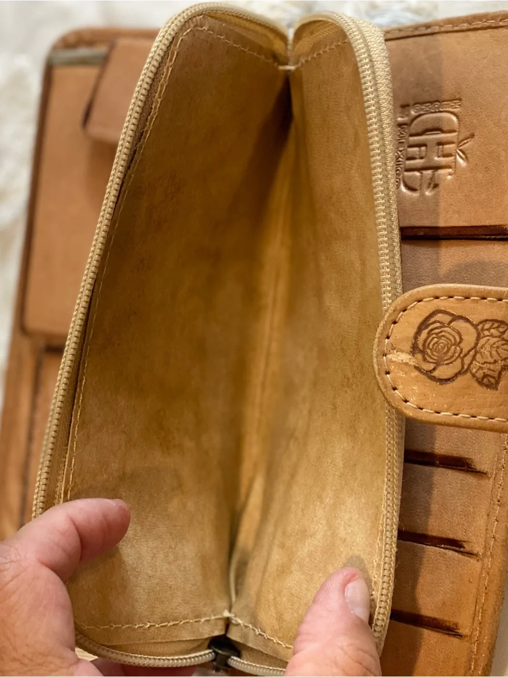 Vintage Hand-Tooled Floral Leather Wallet - Tan